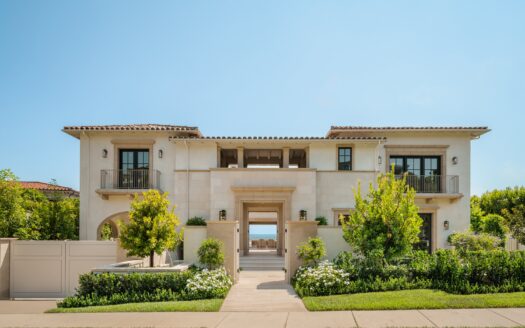 18 Swimmers Point | Crystal Cove